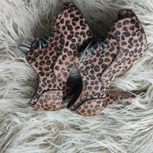 NWOT Pia di Franco tan cheetah platform shoes size 7.5